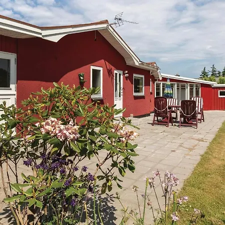 Three-bedroom Holiday In Slagelse