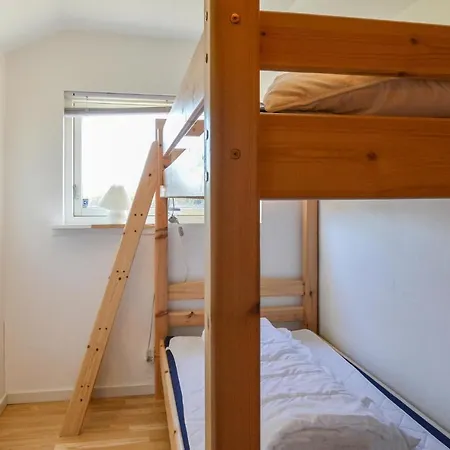 Vakantiehuis Three-bedroom Holiday In